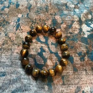 Small tigers eye bracelet.